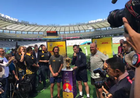 Au fluierat din Anglia în Japonia. Doi cicliști au parcurs peste 20.000 km în 231 de zile pentru a aduce fluierul pentru meciul de deschidere al Cupei Mondiale de rugby 2019
