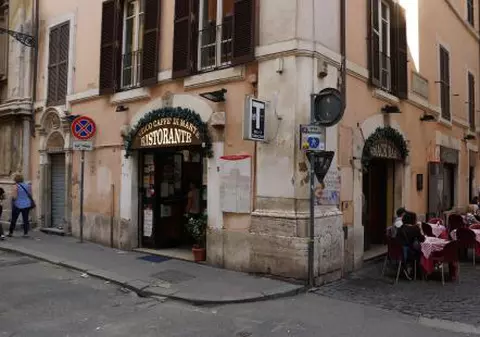 Două turiste au plătit o sumă uriașă pentru două porții de paste și o sticlă de apă la un restaurant din Roma