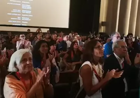 Imagini impresionante. Filmul despre „Colectiv”, aplaudat minute în șir la Festivalul de Film de la Veneția