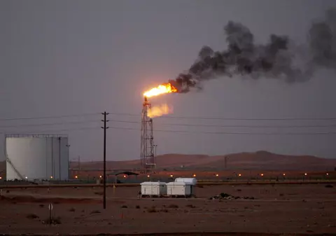 Atacurile cu drone din Arabia Saudită ar fi fost comise cu armament iranian. Șeful NATO, „extrem de îngrijorat” de riscul unei escaladări