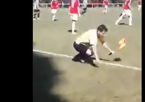 VIDEO | Un arbitru a venit beat la un meci de juniori