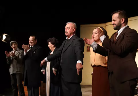 Actorul Costel Constantin a sărbătorit pe scenă 50 de ani de activitate la TNB!