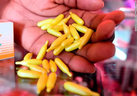 Cremele pentru albirea tenului pot fi toxice. Conțin ingrediente interzise care pot duce la apariția cancerului