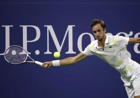 Amendă usturătoare pentru jucătorul de tenis Daniil Medvedev, după ce a făcut gesturi obscene la US Open