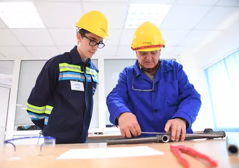 Început de drum pentru cei 116 de elevi admişi în clasele de instalatori  din sistemul de învățământ profesional în sistem dual  lansat de ENGIE Romania în București și Brașov în 2019