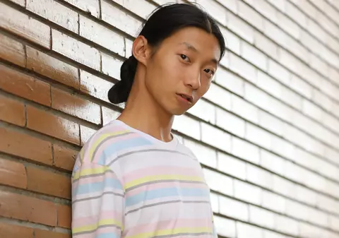 Feihong Basigu, chinezul de la “Vocea României” și din serialul “Profu”, vrea să se facă scriitor