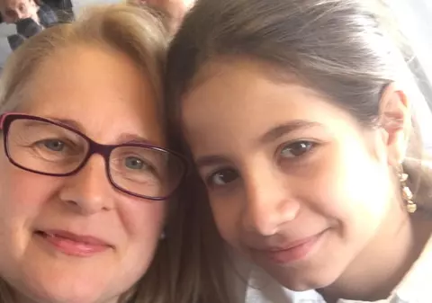 EXCLUSIV/ Fetița româncă de 11 ani ostatică în Siria a fost repatriată în România!