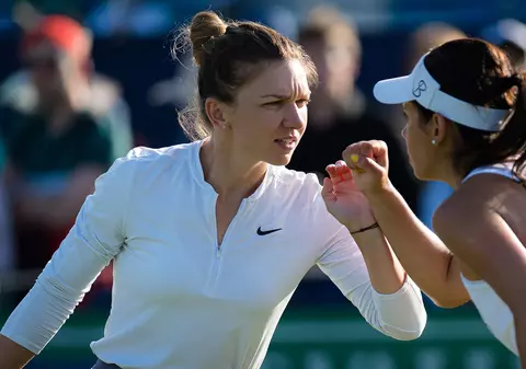 Simona Halep, prima victorie la Wuhan. A câștigat în turul I la dublu, alături de Raluca Olaru