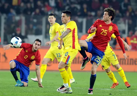 România nu a pierdut nici un meci jucat pe teren propriu cu Spania. Pe aici nu se trece! „Mergem la luptă să-i batem, doar nu au trei picioare!”