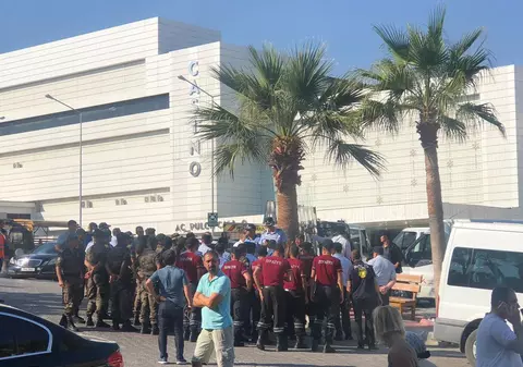 Vacanță de coșmar pentru o familie de români, în Cipru. Hotelul în care erau cazați a fost afectat de o explozie la un depozit de muniție al Armatei Turciei