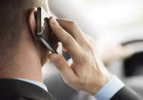 Doi frați au vrut să păcălească un bătrân prin metoda „Accidentul”, dar au sunat la poliție! Ce pedepse au primit