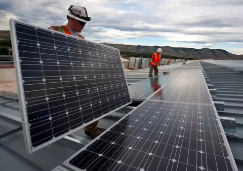 Program pentru români, oprit pentru fraudă! O singură firmă a înregistrat în 4 ore 1.700 de persoane la certificate de 20.000 de lei