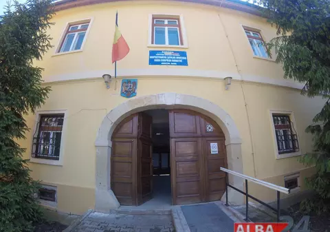 Eleva din Alba Iulia care și-a câștigat în instanță dreptul de a participa la BAC a obținut note peste 9 la toate materiile