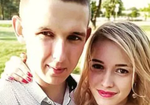 O fetiță de doar doi ani și-a omorât accidental mama! Femeia venea de la aniversarea ei!