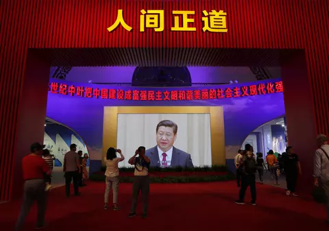 Jurnaliștii din China, obligați să susțină un test despre marxism și activitatea președintelui, pentru a primi acreditare