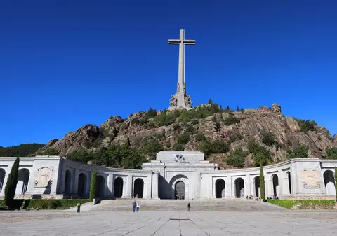 Curtea Supremă a Spaniei a decis ca rămășițele dictatorului Franco să fie exhumate și plasate într-un alt mormânt