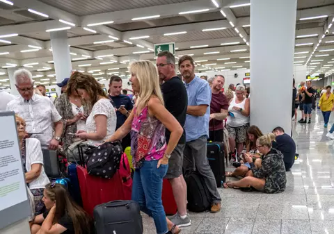 O britanică a murit pe un aeroport din Spania. Se afla printre turiștii afectați de falimentul agenției de turism Thomas Cook