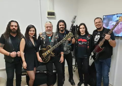 Phoenix a renăscut la sticlă. Legendara trupă a lui Nicu Covaci are propriul vin