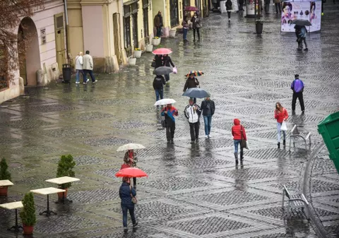 Prognoza meteo pentru 26 septembrie. Vor fi ploi și descărcări electrice în toată țara