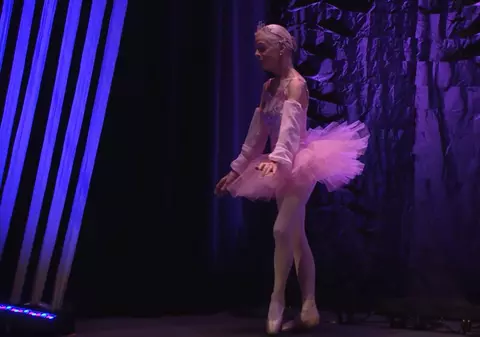 Balerină la 79 de ani | Suzelle Poole, femeia care își trăiește viața pe poante