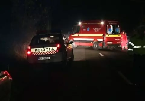 Un bărbat din Iași s-a certat cu iubita și a decis să se sinucidă. S-a întins pe stradă și a așteptat să fie lovit de o mașină. Acum se zbate între viață și moarte!