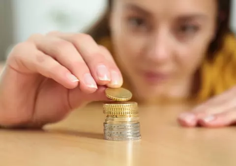 Respectă aceste 4 reguli de bază pentru a-ți pune în regulă finanțele personale  (PUBLICITATE)