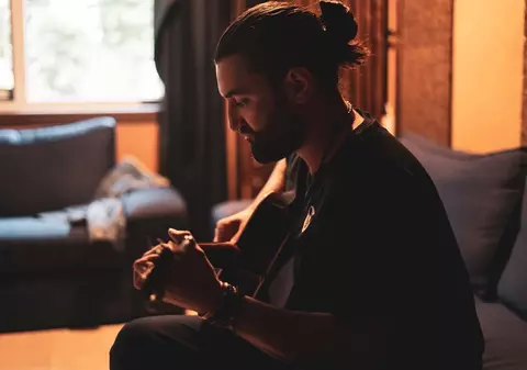 Smiley recunoaște relația cu Gina Pistol. "O feresc pe ea cât pot pentru că oamenii încep și își dau cu părerea"