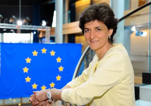 Fosta candidată a Franței pentru Comisia Europeană a fost inculpată pentru angajări fictive