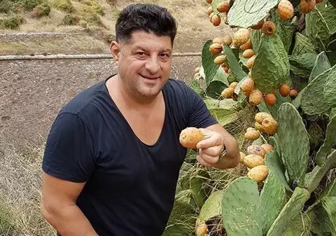 Tavi Colen e gospodina perfectă! Vara și-a îngrijit grădina, acum face bulion, zacuscă și dulceață din propriile legume și fructe