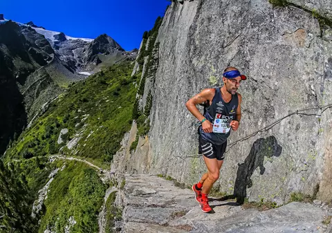 Cea mai scurtă cursă de la UTMB, câștigată de un elvețian. A alergat mai încet ca în 2018, dar a trecut primul linia de sosire