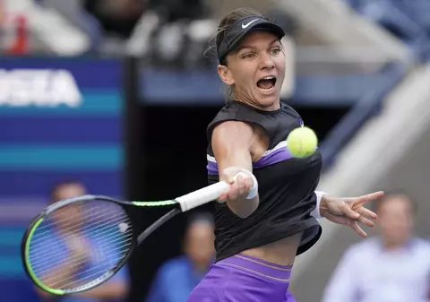 Simona Halep s-a accidentat și a abandonat în primul set al meciului de la Wuhan