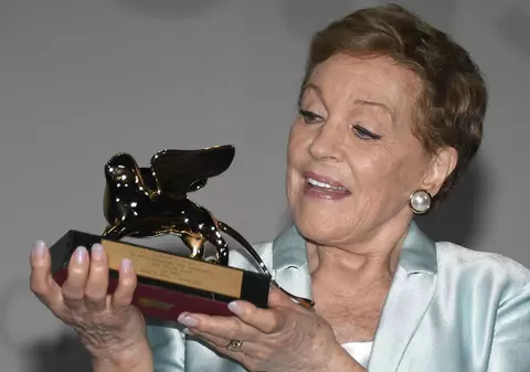 Julie Andrews a fost premiată pentru întreaga carieră la Festivalul de Film de la Veneţia