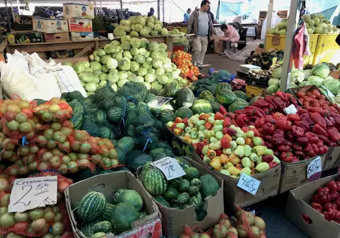 Piața Obor își scurtează programul din cauza pandemiei de coronavirus