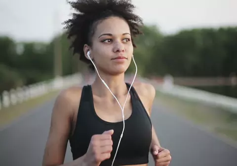 Muzica și maratonul. Este o problemă personală, dar poate avea un impact pozitiv în timpul curselor