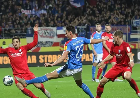 Să nu mai faceți așa ceva! Cum s-a acordat cel mai ciudat penalty din istorie. E perfect regulamentar după noile legi ale jocului! / VIDEO