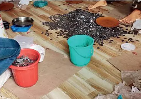 Ce avere a descoperit poliția din India în casa unui bărbat care cerșea pe străzi