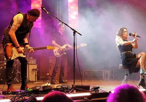 Beth Hart va cânta și anul viitor la Brezoi! Este din nou cap de afiș la Open Air Blues Festival