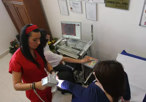 Concediul medical, ”boala” românilor. Anul trecut, la un salariat au fost 1,2 certificate
