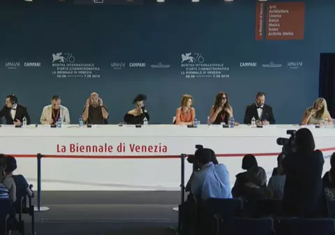 Când scrii cu neadevăruri. Și fără să verifici