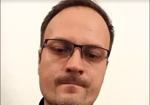 Alexandru Cumpănaşu a izbucnit în lacrimi, în direct pe Facebook. Candidatul la prezidențiale a plâns vorbind despre țară și popor