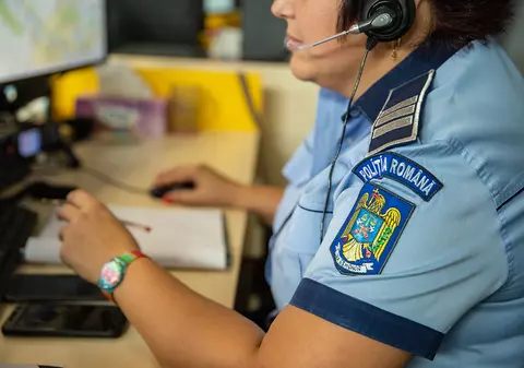 Un tânăr a fost amendat cu 4.000 de lei după ce a sunat repetat la 112 să reclame oameni care nu respectă ordonanțele