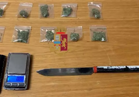 Un român a fost arestat în Italia pentru droguri. Avea antecedente de poliție