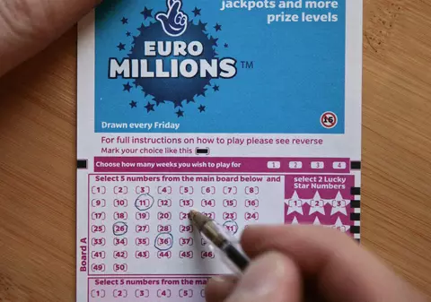 Locuitorii unui sat din Belgia au câștigat 143 de milioane de euro la loteria EuroMillions