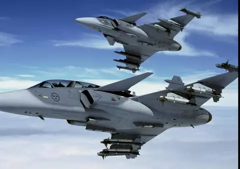 Avioane militare ungare au interceptat o aeronavă de pasageri care venea dinspre România