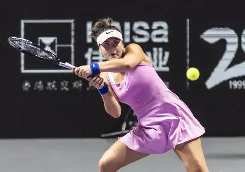 Bianca Andreescu a dat cu racheta de pământ, la meciul cu Simona Halep de la Turneul Campioanelor