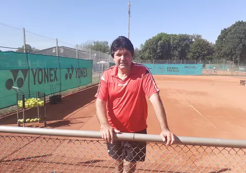 Drama lui Emil Hnat, unul dintre cei mai valoroși tineri jucători de tenis ai României: «Comuniștii mi-au distrus cariera»