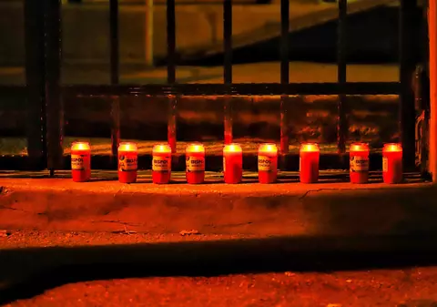 UPDATE| Protest în fața sediului IGSU. Oamenii au cerut demisia și anchetarea celor care au ascuns filmarea de la Colectiv