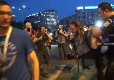Jurnalistul german dus la secție și amendat la protestele din 20 iunie 2018 a câștigat procesul cu Jandarmeria. Paul Arne Wagner: ”Justiția mi-a dat dreptate în fața unui guvern nerușinat”