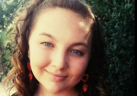O tânără, elevă în clasa a XII-a la un liceu economic, s-a spânzurat după ce și-a vizitat tatăl aflat în pușcărie