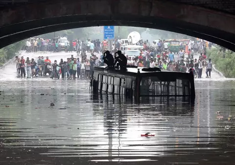 Cel mai puternic muson din ultimul sfert de secol a omorât peste 1.600 de oameni în India. Sinistrat: ”Guvernul nu intervine, situația e foarte gravă”